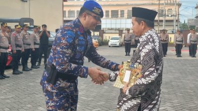Kapolres Gowa Tegaskan Ikatan Keluarga Polri Tak Terputus dalam Wisuda Purnabakti 2025