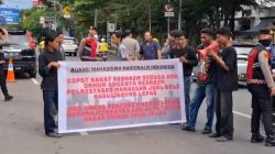 Polisi Diduga Terima Rp100 Juta, AMNI Geruduk Kantor Polrestabes Tuntut Transparansi