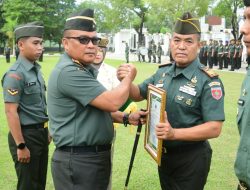 Pimpin Upacara dan Tradisi Purna Tugas Personel Korem 143/HO, Danrem 143/Halu Oleo : Purna tugas bukanlah akhir dari pengabdian