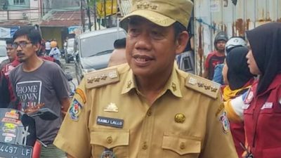 Camat Tallo Turun Tangan Tertibkan Lapak Liar, Selokan Beton Penyebab Banjir Jadi Sasaran