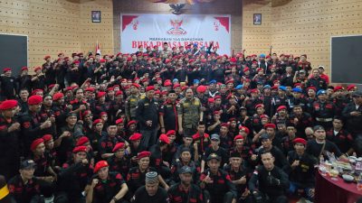 GRIB Jaya Sulsel Tebar Kepedulian untuk Anak Yatim dan Dhuafa, Bagikan 1000 Karung Beras di Bulan Ramadan