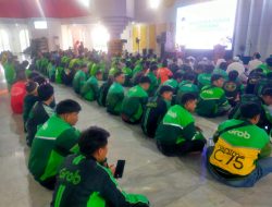 Gubernur Sulsel Berbagi Sembako dengan Insan Transportasi dalam Silaturahmi di Kubah 99