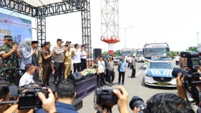 Kapolda Sulsel dan Gubernur Lepas 35 Bus Mudik Gratis, Ribuan Warga Antusias