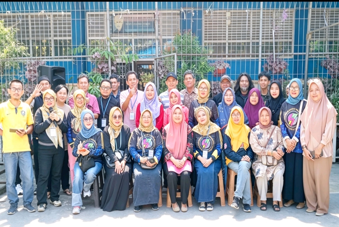 Komite Lintas Angkatan Alumni SMPN 4 Makassar Tunjukkan Kepedulian Nyata, Gelar Donor Darah dan Layanan Kesehatan Gratis