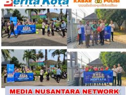Polantas Menyapa, Personel Seksi STNK Subditregident Ditlantas Polda Metro Jaya melakukan Sosialisasi Inovasi pelayanan Samsat Jakarta Barat Dan Samsat Bekasi Kota Dengan Pembagian Sembako untuk Anak Yatim diAsrama Yatim Dan Dhuafa Jl Raya Serpong KM 405 LK Gudang Serpong Tangerang Selatan 