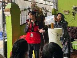 Mahasiswa KKN Unhas Gelar Go Lindi, Edukasi Pemanfaatan Pupuk Organik Cair di Kelurahan Katimbang