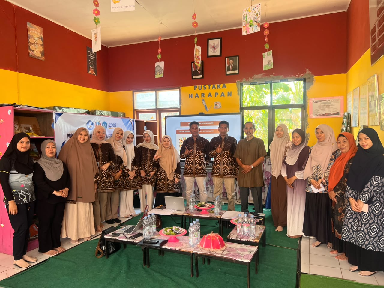 Tim PKM PNUP Terapkan Aplikasi Perpustakaan Berbasis MS Access di SD Negeri NHP